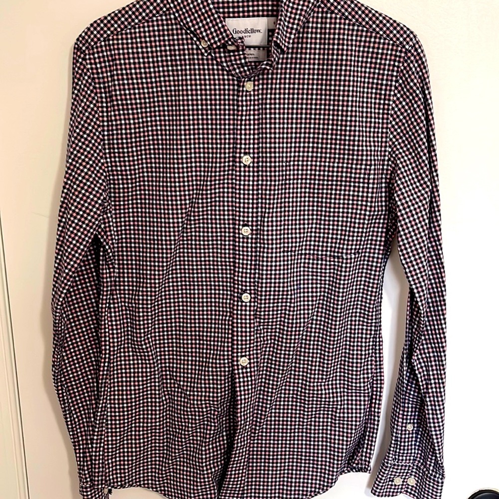 Good fellow & Co. Slim cut Button Up. Light blue/light pink/black stripes.